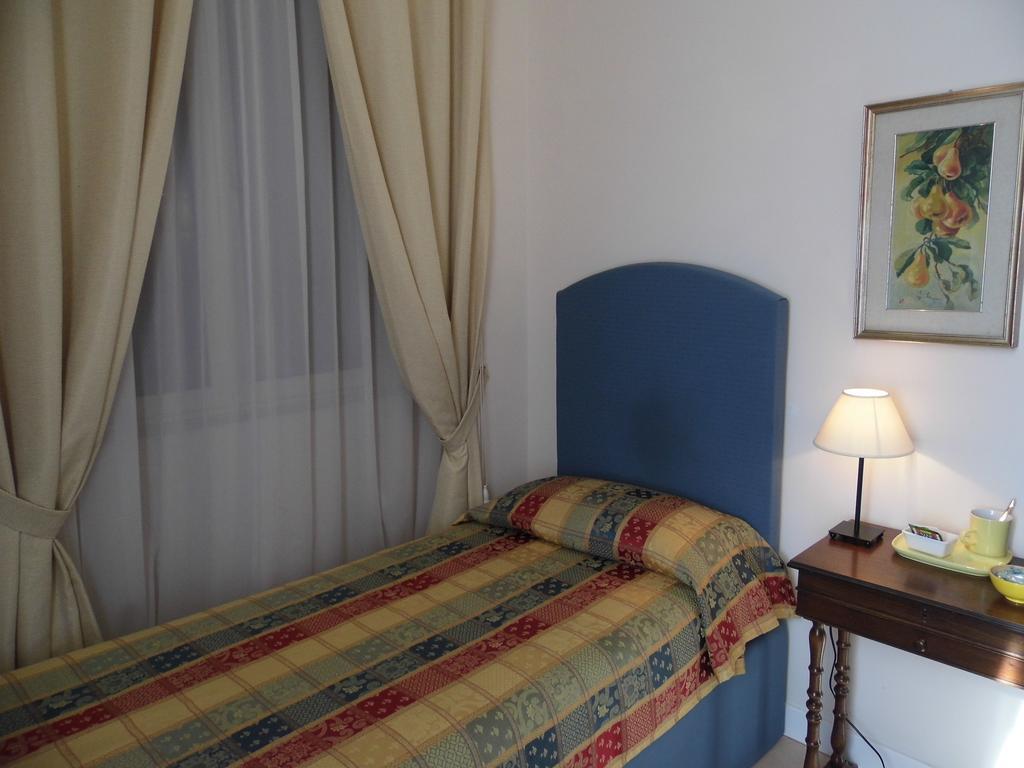 Bed and Breakfast La Residenza Dei Nobili Catanzaro Habitación foto